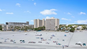 Unclassified image, 3 of 23, button - Modern 2BR, 2BA condo in Sarasota's Palm Bay Club, sleeps 6 comfortably. (Sarasota)
