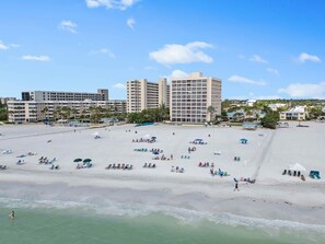 Unclassified image, 4 of 23, button - Modern 2BR, 2BA condo in Sarasota's Palm Bay Club, sleeps 6 comfortably. (Sarasota)