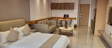 Deluxe Studio, River View | Desk, blackout drapes, iron/ironing board, free WiFi