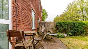 Unclassified image, 4 of 18, button - House Sleeps 8 With Garden and Parking (Wolverhampton)