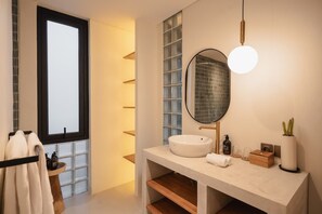 Bathroom - Makia Loft in Canggu (Canggu)