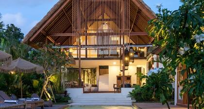 Luxe Tropical 6BR Dream Villa in Canggu