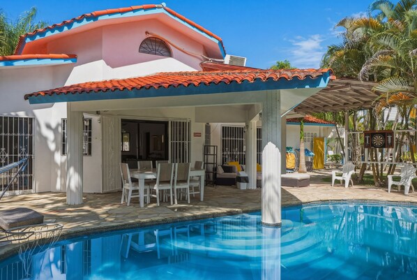 Pool - Spacious 12-bedroom resort with AC in excellent Cabarete (Cabarete)