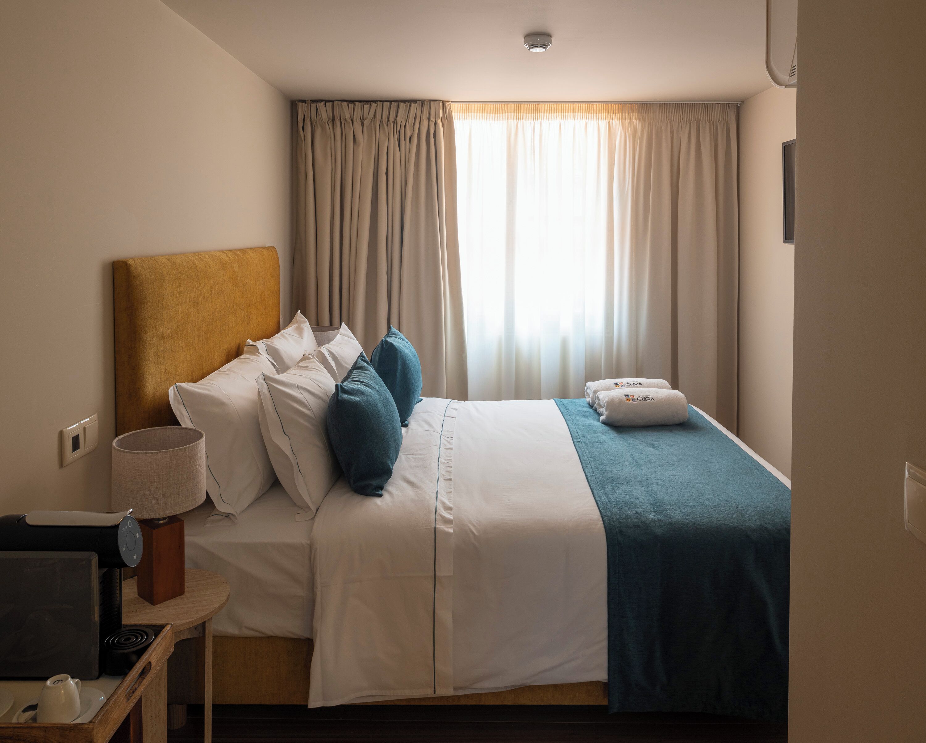 Habitación doble Confort, vista a la ciudad | Wifi gratis 