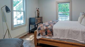 Iron/ironing board, internet, bed sheets