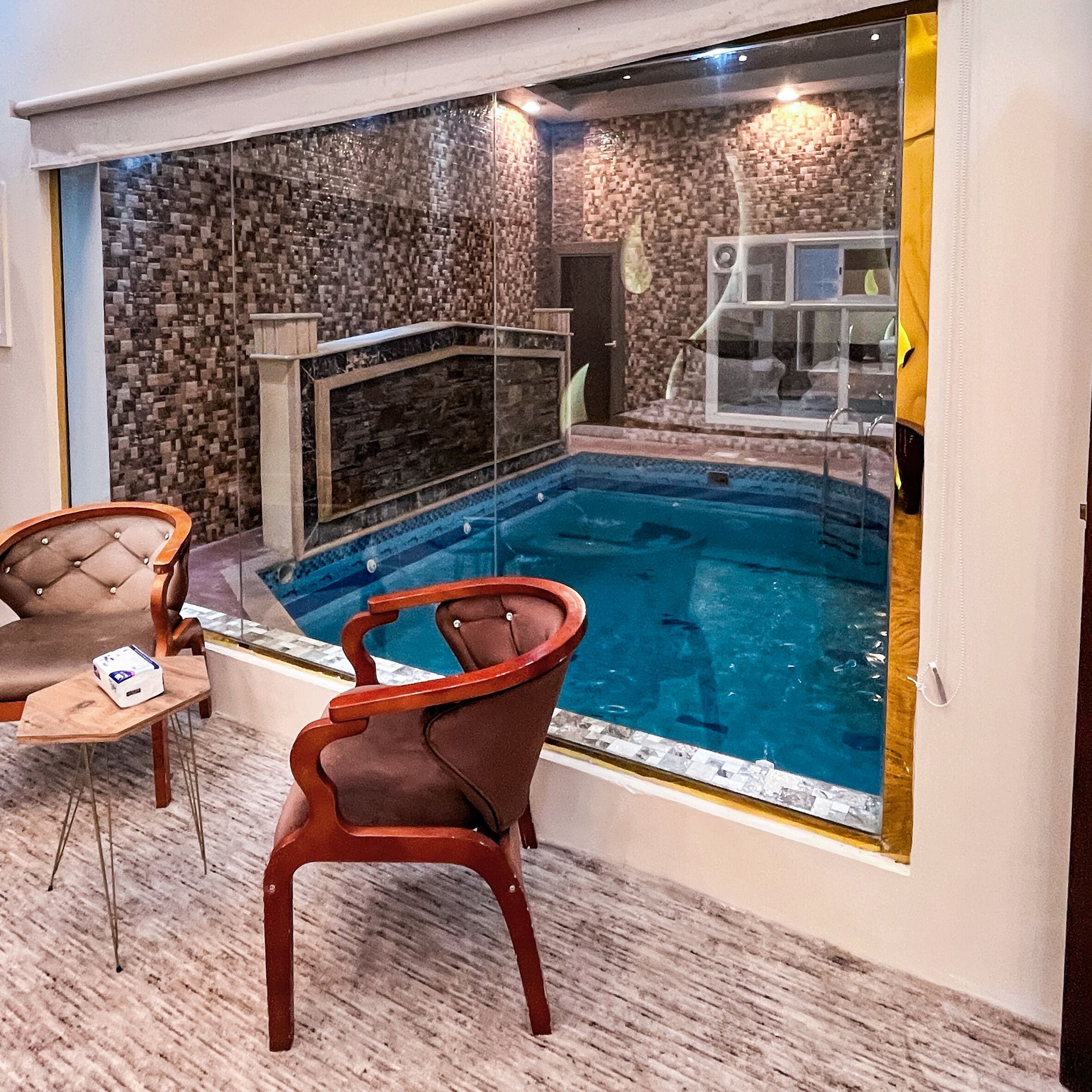 Stuga Deluxe - utsikt mot bergen | Pool | 6 inomhuspooler
