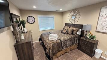 6 bedrooms, iron/ironing board, free WiFi, bed sheets