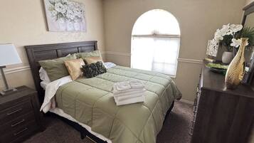 6 bedrooms, iron/ironing board, free WiFi, bed sheets