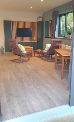 Spacious apartment in Lahinch. 10 minute walk to the promenade and golf club.