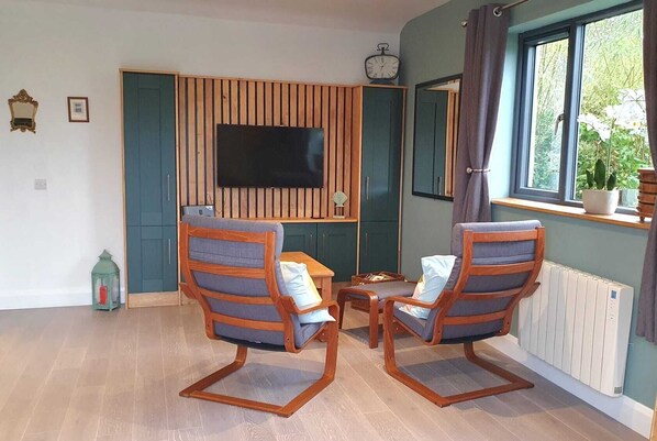 Interior - Spacious apartment in Lahinch. 10 minute walk to the promenade and golf club. (Lahinch)