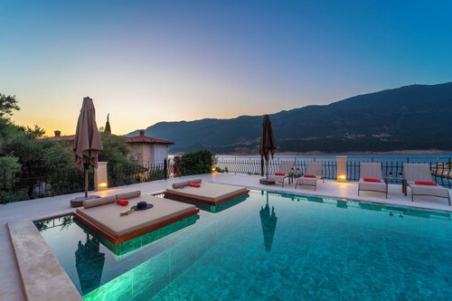 Kaş Peninsula Island Seafront Villa