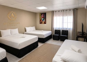 Down duvets, Select Comfort beds, desk, free WiFi - Hotel Alcántara Boutique (San Salvador)
