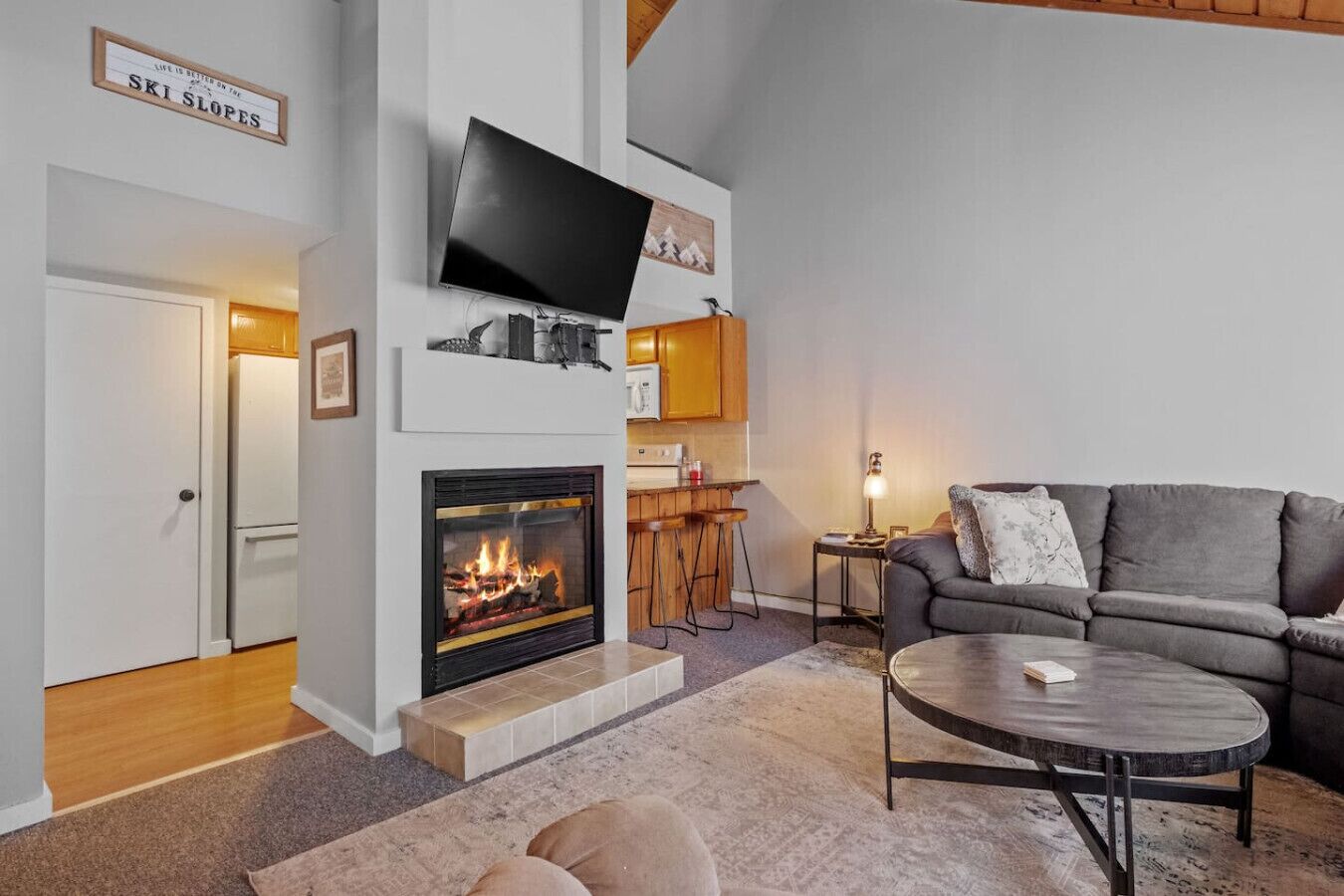 TV, fireplace