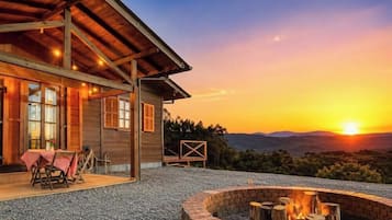 Chalet, 3 Schlafzimmer, Bergblick | Zimmerausstattung