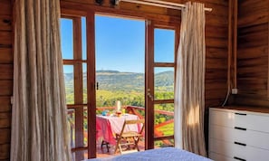 Chalet, 3 habitaciones, vista a la montaña | Ropa de cama de alta calidad, wifi gratis y decoración personalizada 