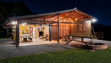 Chalet, 3 Bedrooms, Mountain View | Outdoor dining