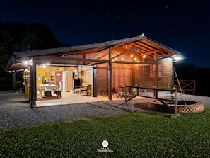 Chalet, 3 habitaciones, vista a la montaña | Restaurante al aire libre