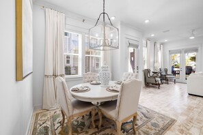 Dining - "It's Boé Beach," a coastal retreat in Prominence on 30A! (Panama City)