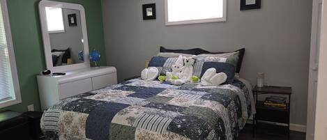 1 habitación, tabla de planchar con plancha, wifi y ropa de cama