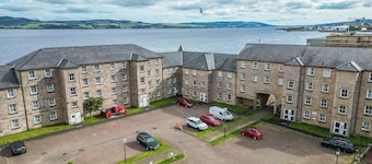 6 Bedroom Self Contained Hostel Unit