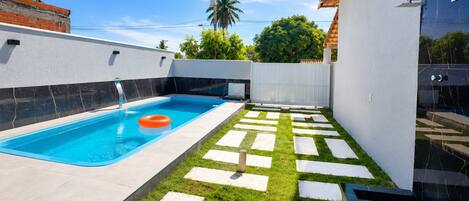 Casa, 2 habitaciones, acceso a la alberca, vista al patio | Alberca | Alberca al aire libre