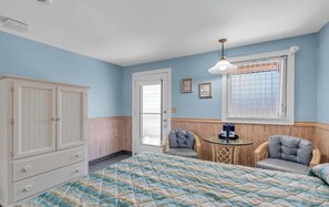 Room - Cozy Queen at The Windswept (Point Pleasant Beach)