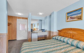 Room - Cozy Queen at The Windswept (Point Pleasant Beach)