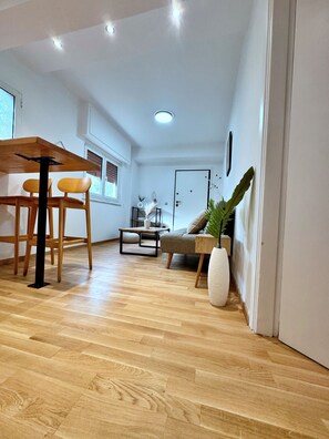 Living area - Southcoast Suite Vouliagmeni (Vouliagmeni)