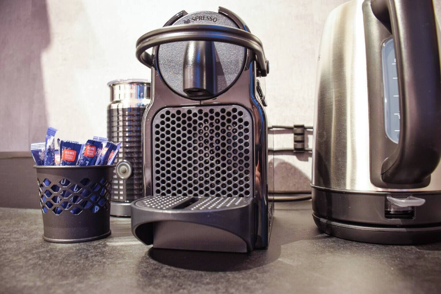Kaffee und/oder Kaffeemaschine