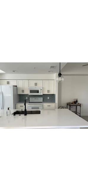 Private kitchen - Sunshine State Escape: Your perfect Florida oasis!" (Estero)