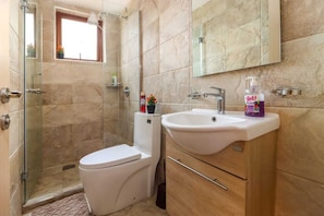 Classic Apartment, Patio, City View | Bathroom | Shower, free toiletries, slippers, towels - Moonvalley - View Palace Apartment (Nairobi)