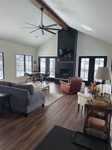 New build! 4 bedroom house in charming  neighborhood overlooking KY Lake