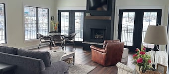 New build! 4 bedroom house in charming neighborhood overlooking KY Lake