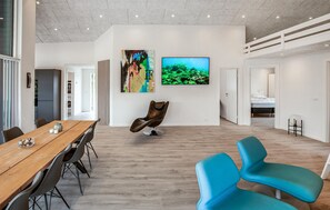 Bügeleisen/Bügelbrett, Reisekinderbett, kostenloses WLAN