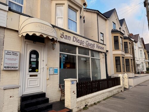 Pleasure beach pet-friendly San Diego Guesthouse