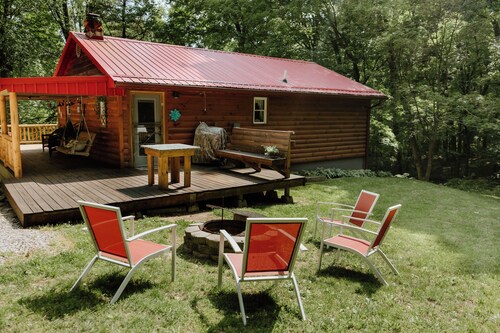 Lovely 4-bedroom cabin with AC in pleasant Shoals