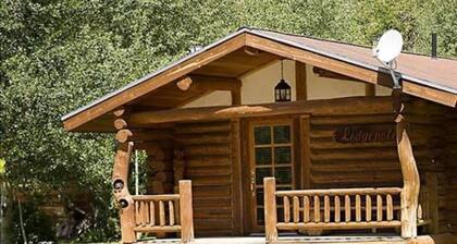 Lodgepole Cabin in Dry Creek