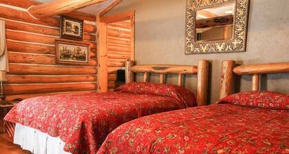 Lodgepole Cabin in Dry Creek