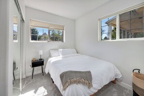 Room - Delightful 2-bedroom apartment in South Sandpoint perfect for your getaway. (Sandpoint)