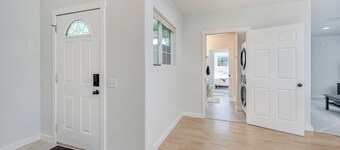 Delightful 2-bedroom apartment in South Sandpoint perfect for your getaway.