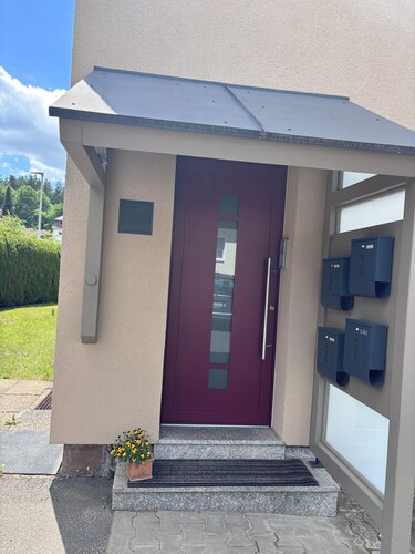 Vacation rental right on the 5-Rivers Bicycle Trail with a bike storage room