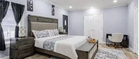 4 bedrooms, iron/ironing board, WiFi, bed sheets