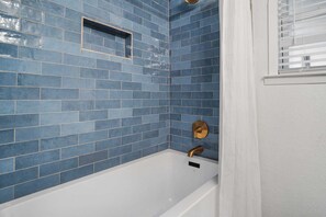 Bathroom - The Nueces River Escape (Uvalde)
