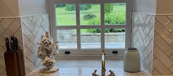 Luxury Bothy- near Dale and Lakeswith stinning views