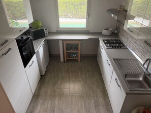 Private kitchen - A cozy home for relaxing moments, perfect for families or friends (Cuili Murvoni)