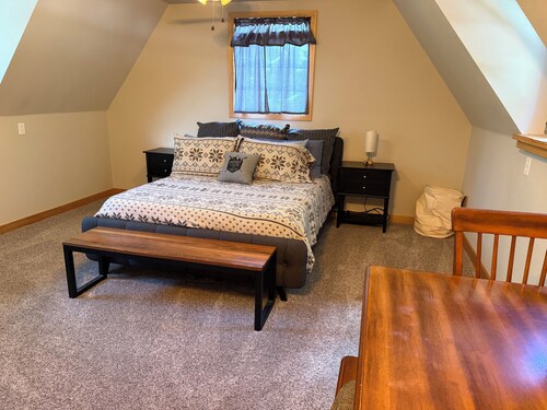 Cozy 1-bedroom apartment near Crystal Mountain & Mt. Rainier