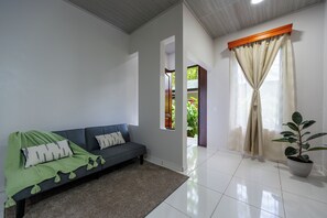 Interior - River Collection - Villa Serenity #1 Cabin in La Fortuna with AC (La Fortuna)