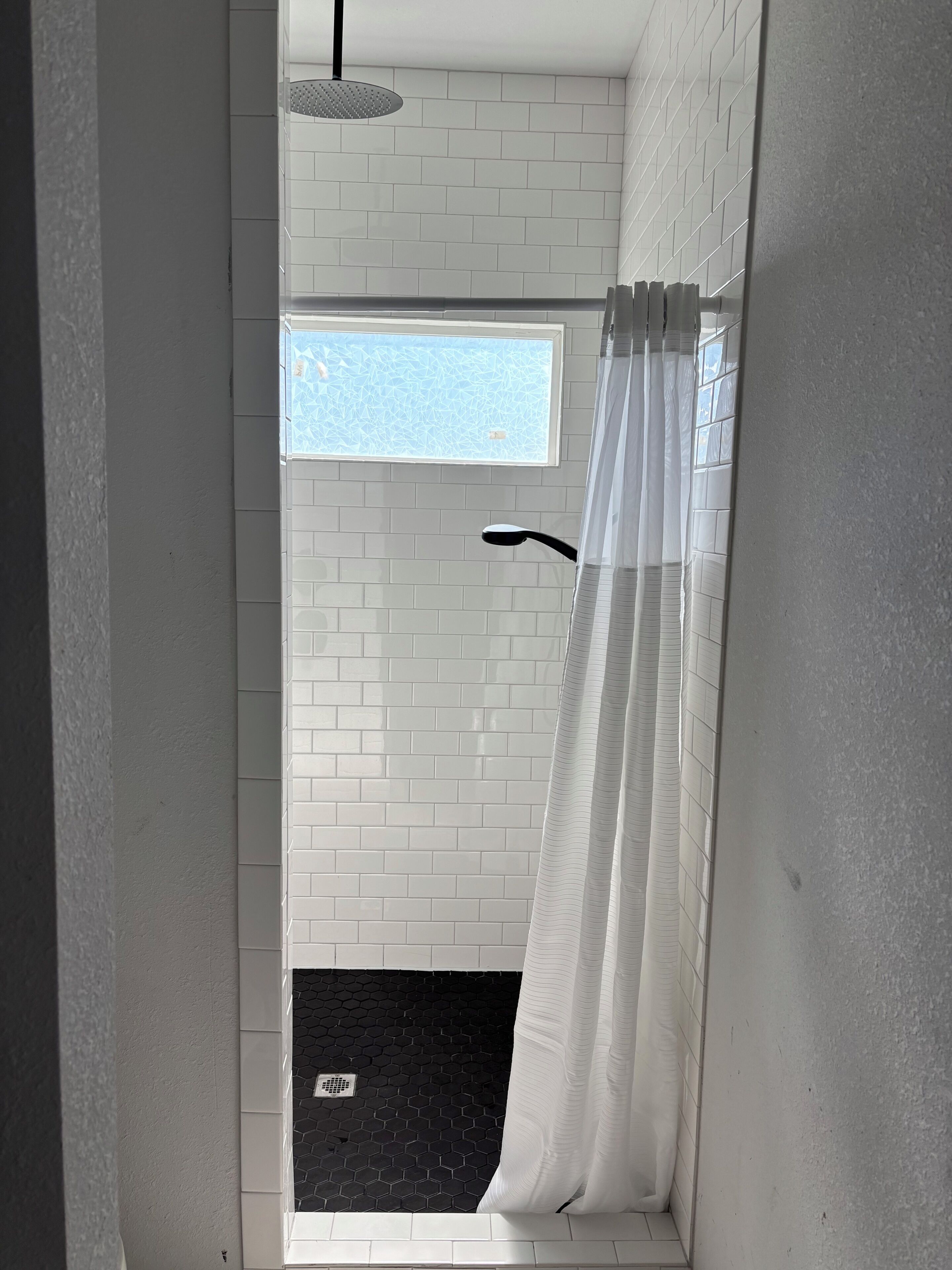 Dusche, Handtücher, Seife, Toilettenpapier