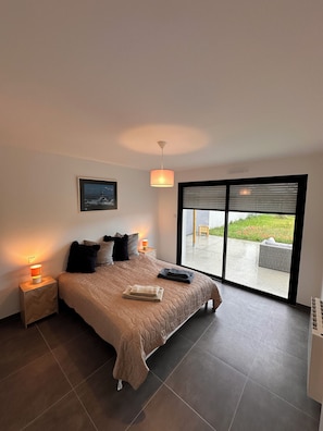 5 Schlafzimmer, Bügeleisen/Bügelbrett, kostenloses WLAN, Bettwäsche