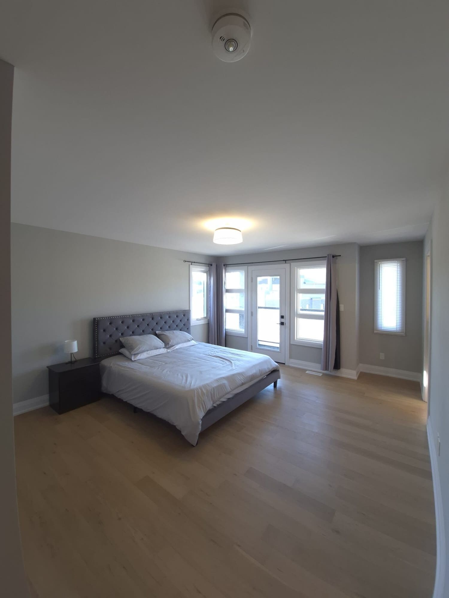 5 bedrooms, iron/ironing board, WiFi (free), bed sheets